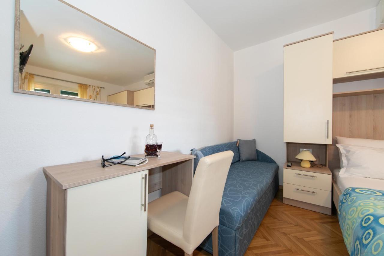 Apartman Dese 2+1 Tucepi Exterior photo